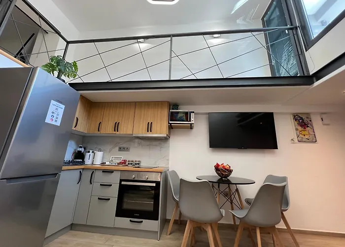City Center Loft With Private Parking