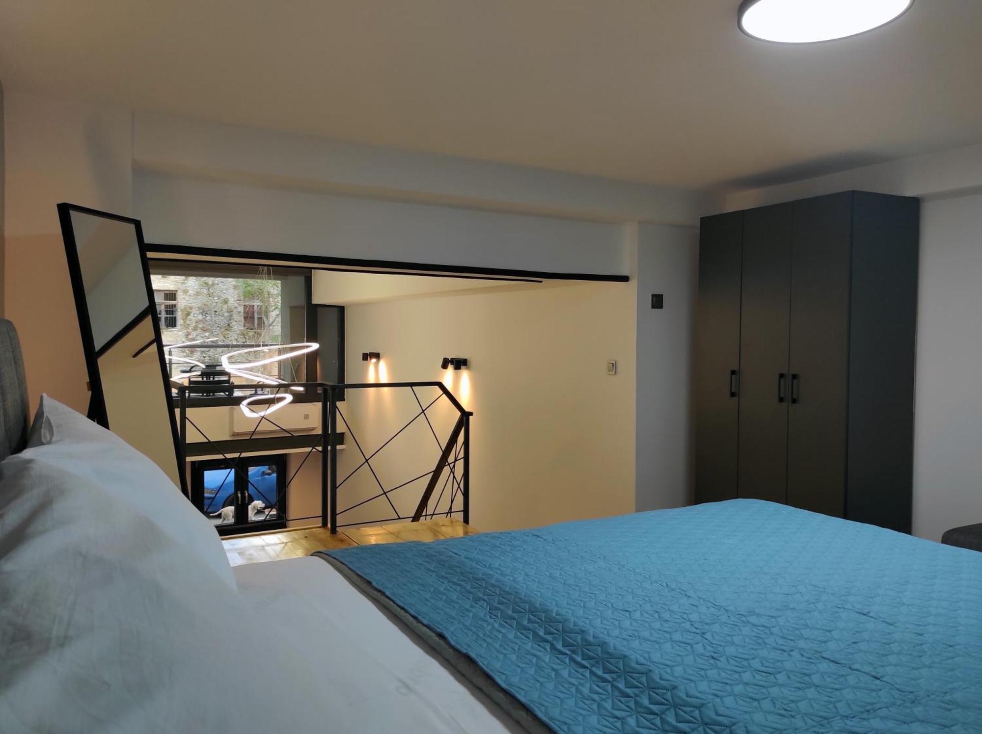 Center Loft With Private Parking Apartment