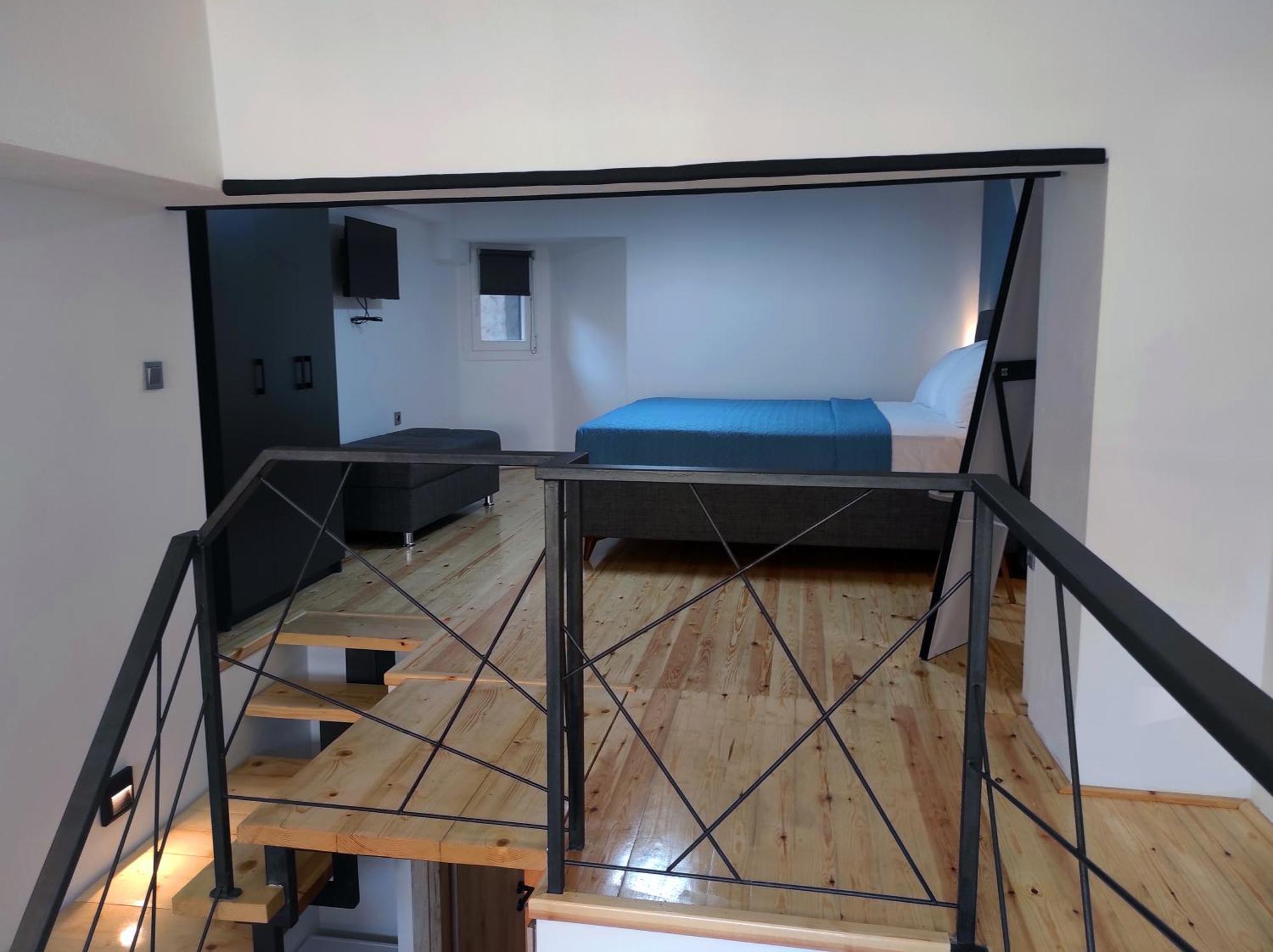 Center Loft With Private Parking Apartment *