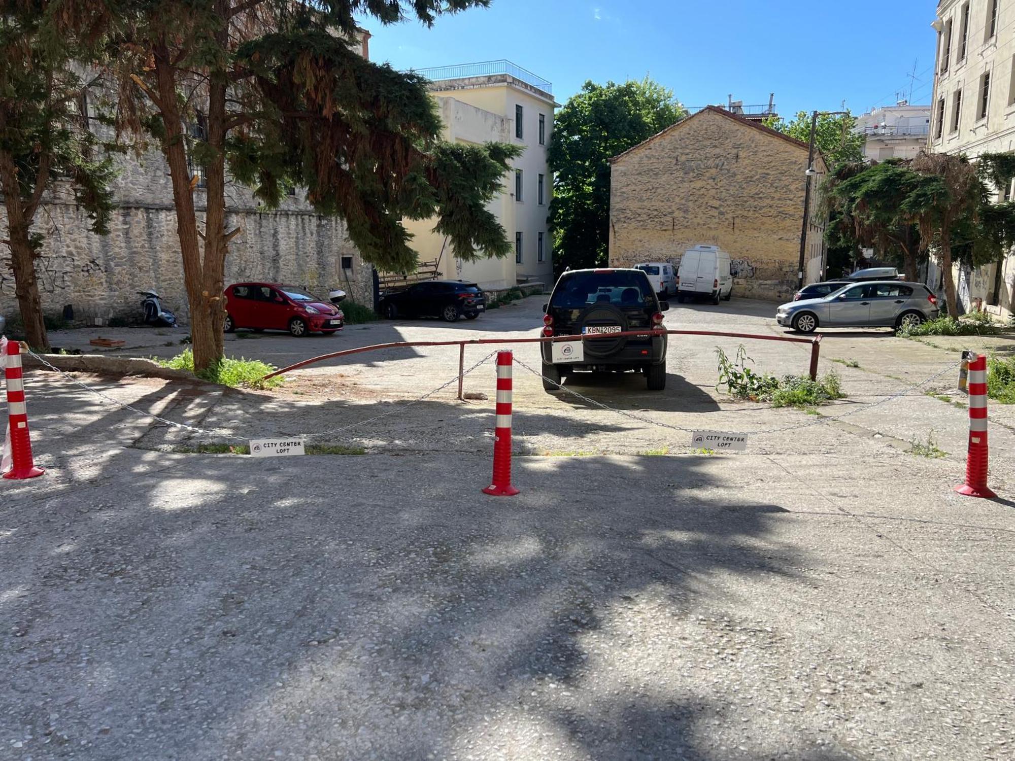Center Loft With Private Parking