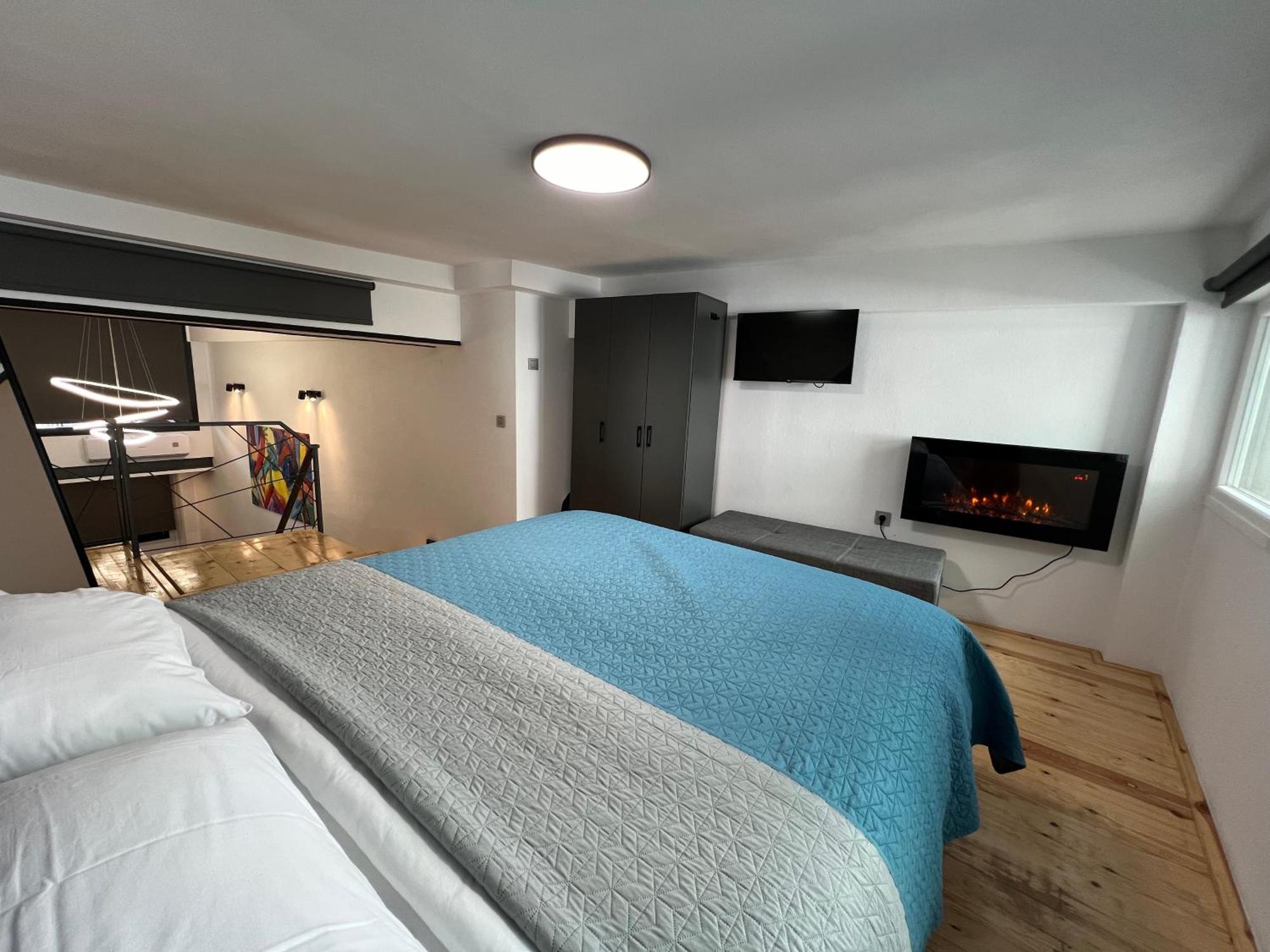 Center Loft With Private Parking Apartment *
