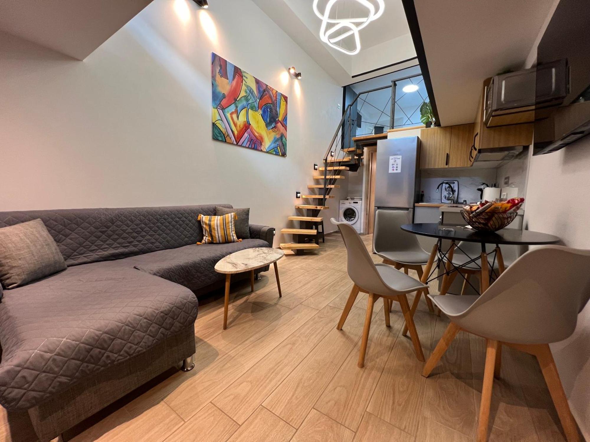 Center Loft With Private Parking Apartment